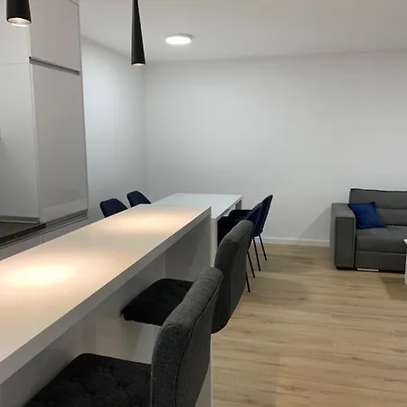 аpartment With Garage Foca