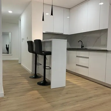 аpartment With Garage Daire *