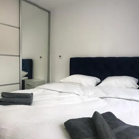 аpartment With Garage Appartamento