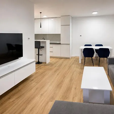 аpartment With Garage * Foca